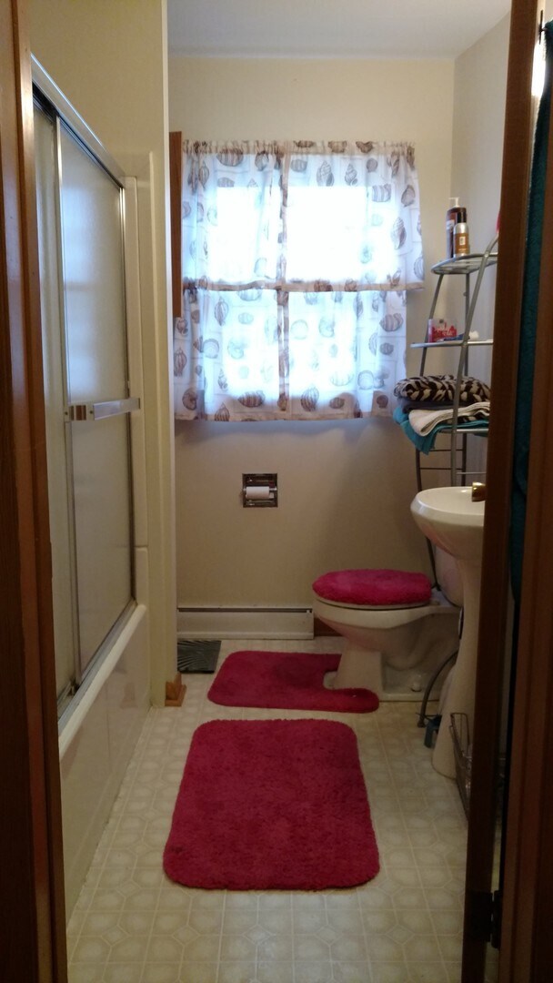 Building Photo - 220 Walnut St