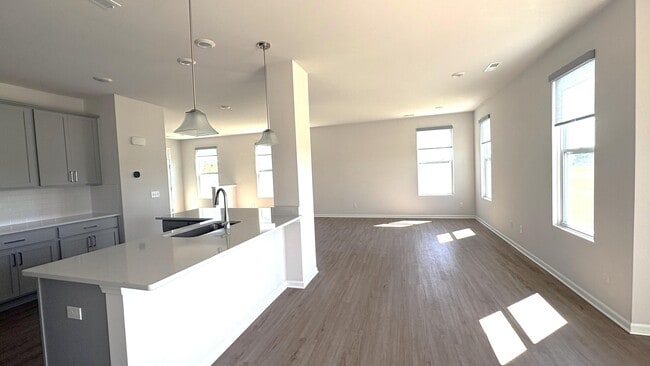 Building Photo - 1206 Salt Springs Dr