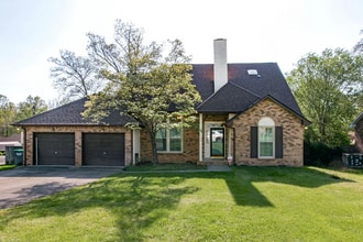 Building Photo - 1122 Rosebrook Dr