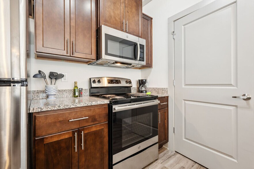 Building Photo - 11614 Vista Terrace Way-SI FL3-ID1612944P