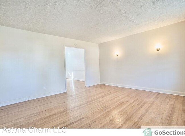 Building Photo - 3 br, 2 bath House - 5414 Lothian Rd