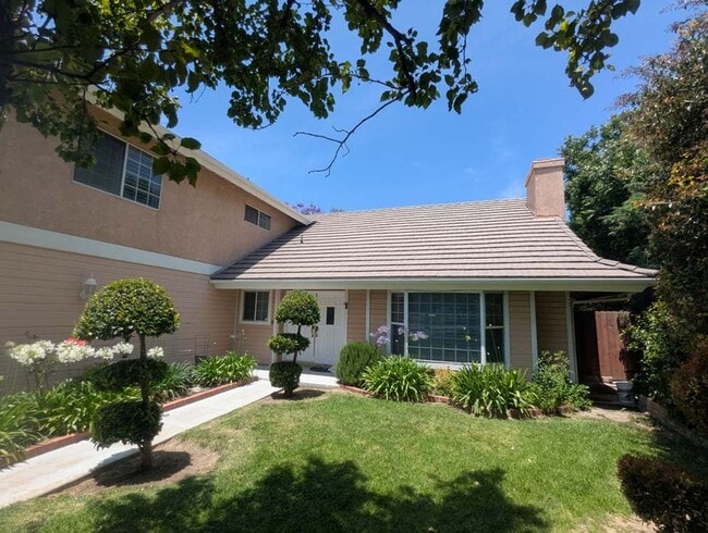 Building Photo - Beautiful and Spacious 4 Bed, 3 Bath Home ...