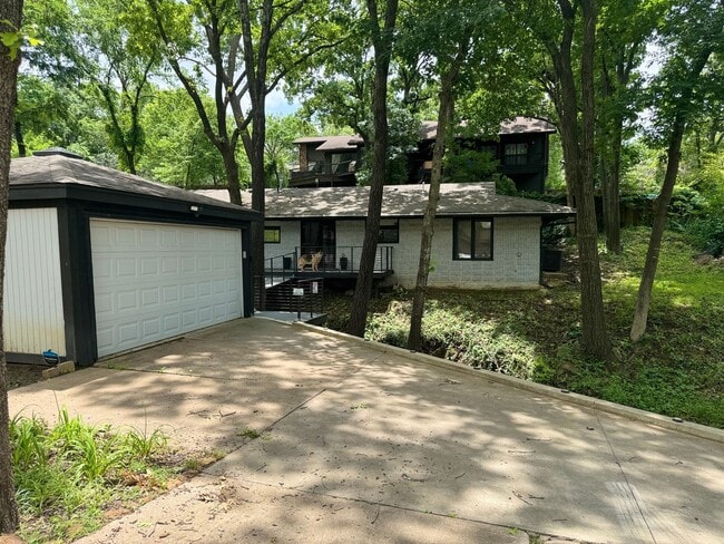 Building Photo - Newly Renovated, 3-Bed Home in South Tulsa
