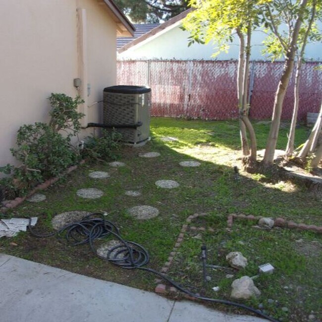 Building Photo - Spacious Private Home with Pool on Nearly Half an Acre