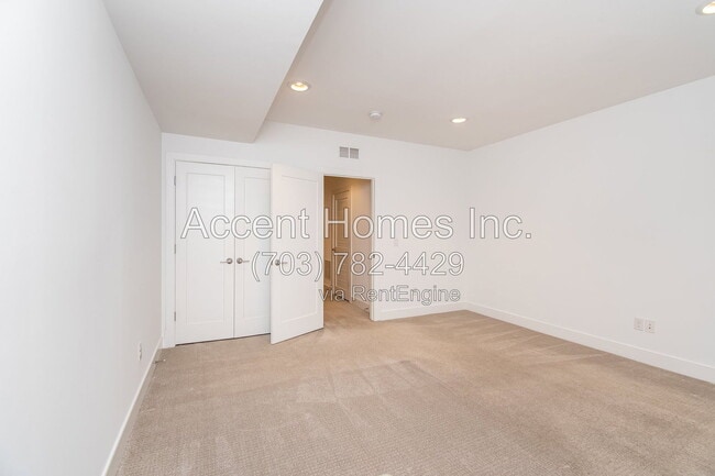 Building Photo - 210 S Patrick St