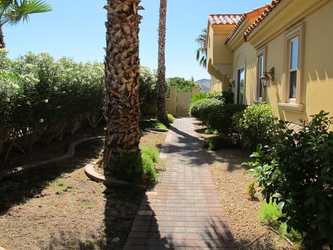 Building Photo - Elegant Fully Furnished Single Story Home