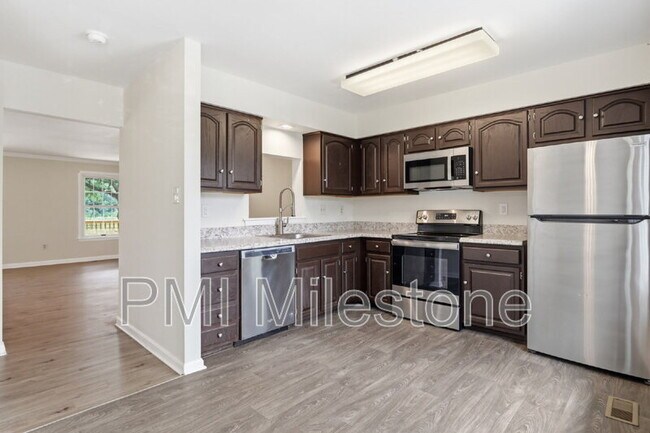 Building Photo - 6581 Ewald Ct