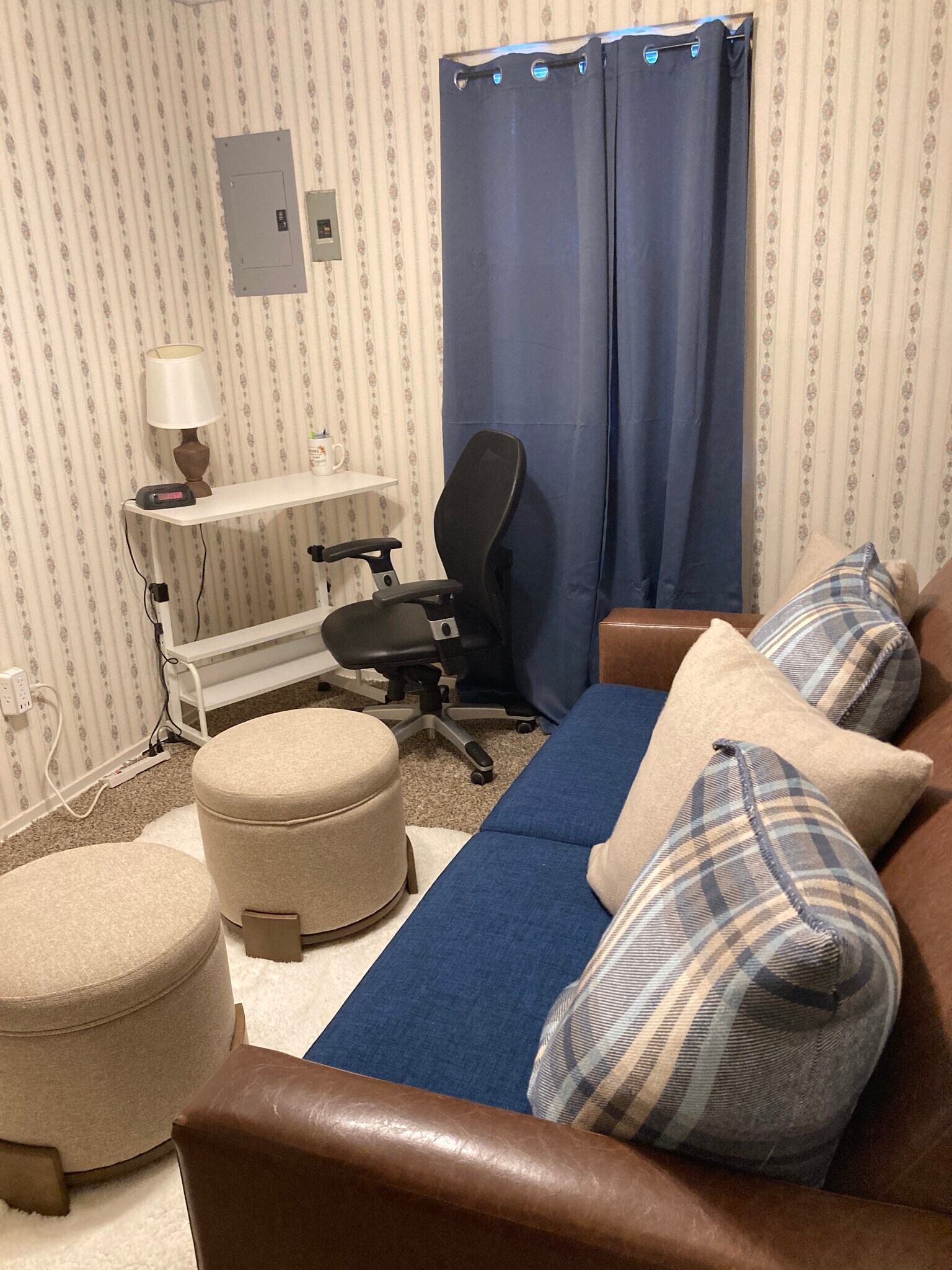 Quiet 2nd bedroom/office area - 235 E 235th St