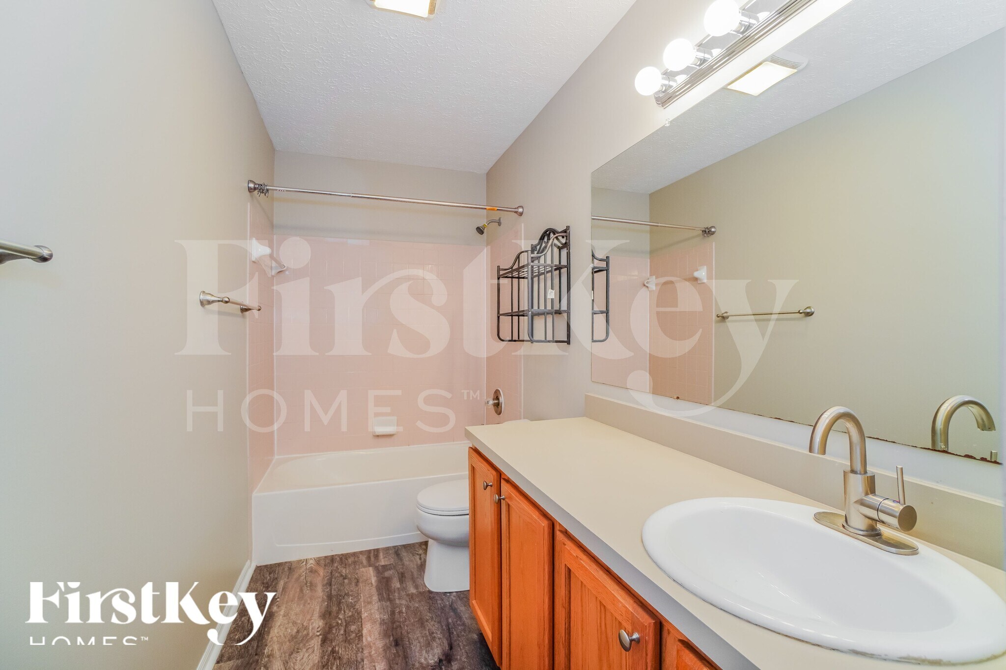 Building Photo - 2722 Hardwood Ave