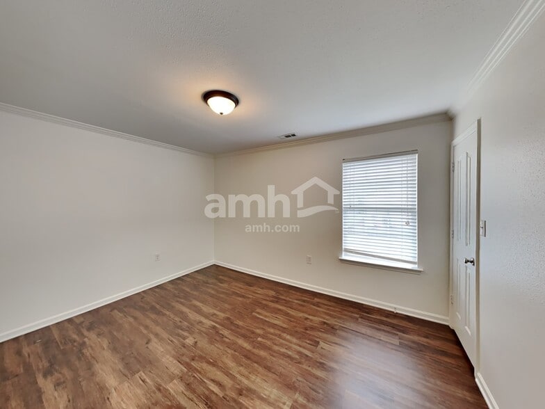 Building Photo - 704 Overlook Rd