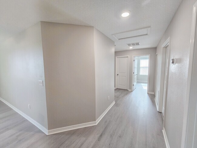 Building Photo - 10520 Strawberry Tetra Dr