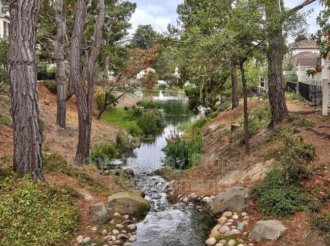 Building Photo - 61 Glen Lake Dr