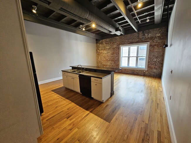 Building Photo - 1417 Market St