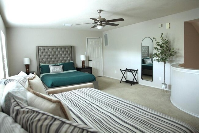 Building Photo - 2631 Woodridge Manor Dr
