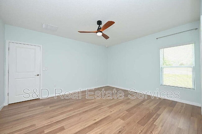 Building Photo - 2028 Rosewood Cir