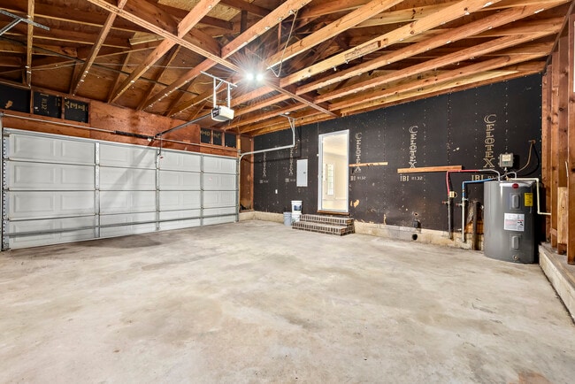 Building Photo - 201 Roberts St