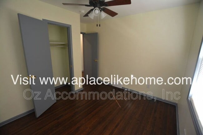 Building Photo - 4340 W 51st St