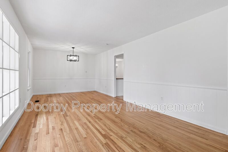 Building Photo - 841 Kay Cir