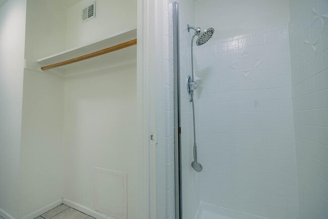 Building Photo - 1650 N 87th Terrace