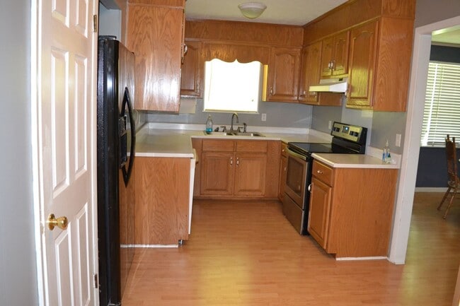 Building Photo - 138 Cypress Cir