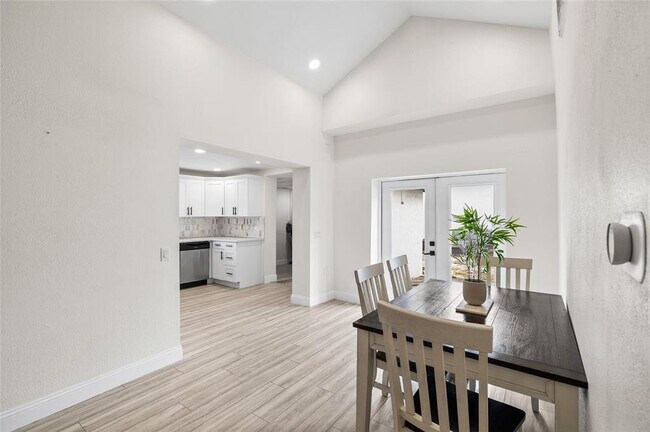 Building Photo - 4920 30th Ave N