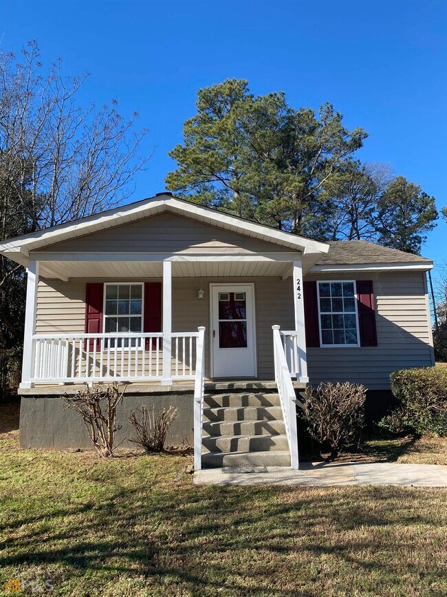 Primary Photo - 242 Magnolia St