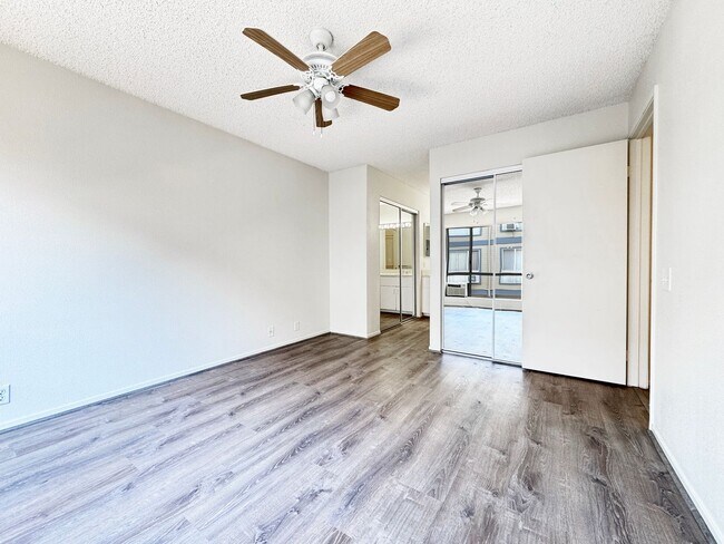 Building Photo - Pet Friendly Ewa Beach Condo with A/C