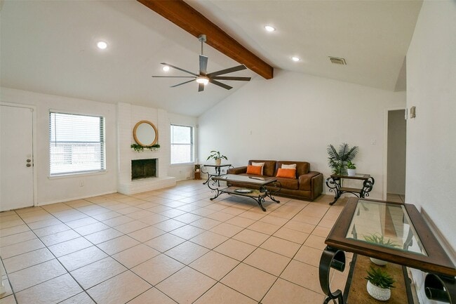 Building Photo - 5635 Greenhill Forest Dr