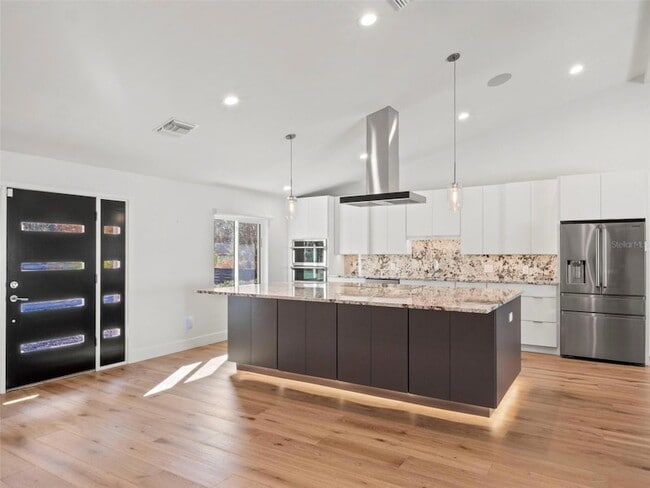 Building Photo - 1021 Temple Grove Pl