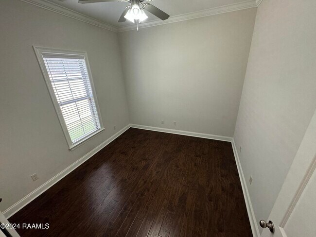 Building Photo - 216 Golden Cypress Dr