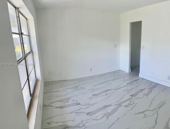 Building Photo - 1402 NW 80th Ave