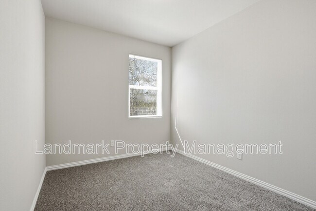 Building Photo - 303 Eastland St