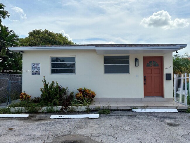 Primary Photo - 1434 SW 22nd Ave