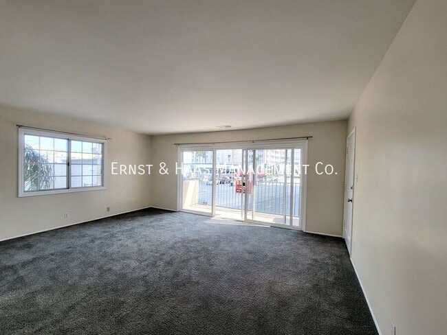 Building Photo - 21 Alamitos Ave