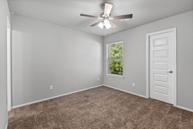 Building Photo - Rupple Meadows - 4 bed / 4 bathroom Coming In April