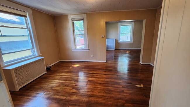 Building Photo - 26 Pleasant St