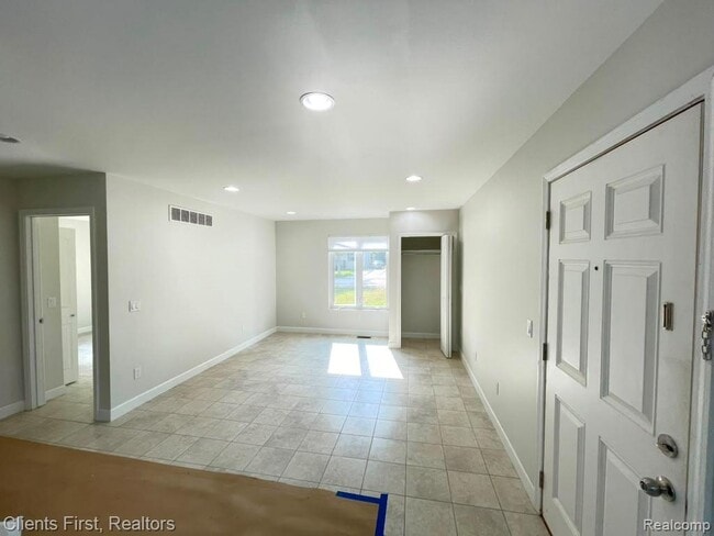 Building Photo - 3121 Cherry Tree Ln