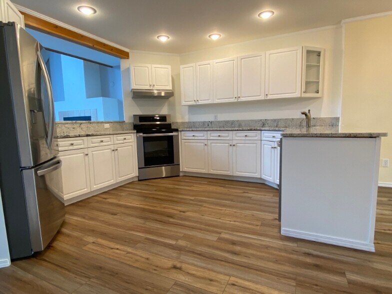 Building Photo - 614 Masters Ct