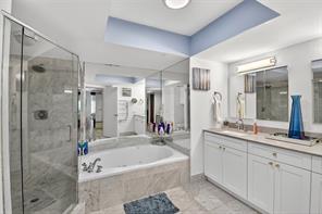 Building Photo - Yacht Club Way, Aventura, FL 33180 - 3 BR 2 BA condo