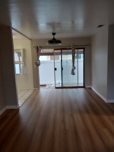 Building Photo - 2013 W Porter Ave