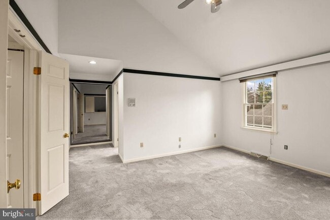 Building Photo - 1913 Meadow Ln