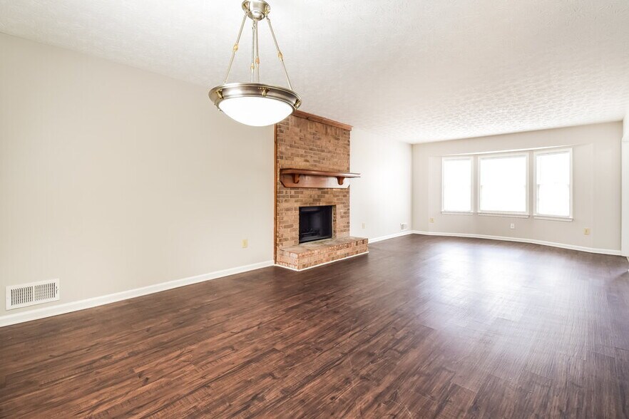 Building Photo - 1308 Autumn Hill Ln