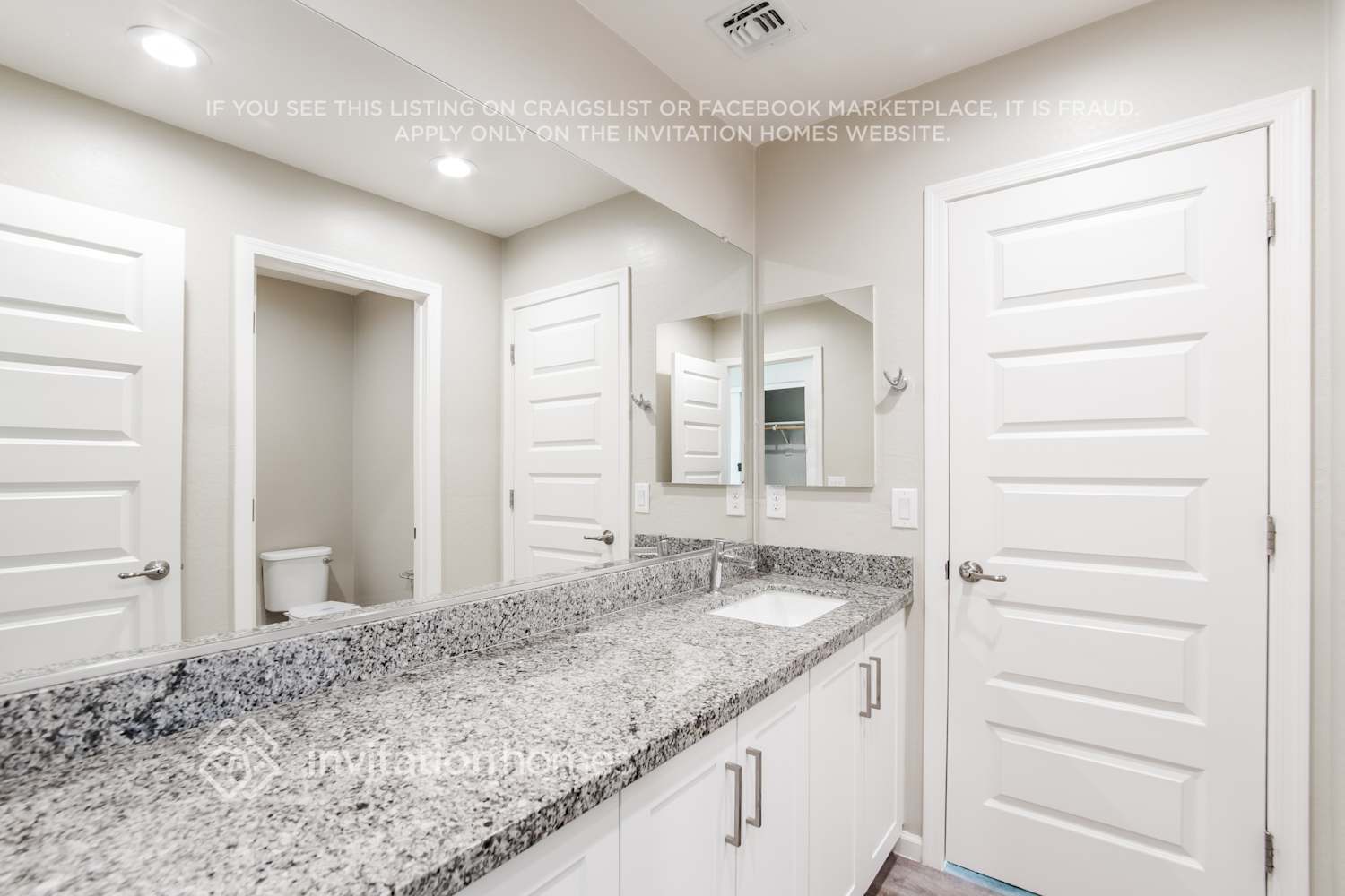 Building Photo - 18941 W Reade Ave