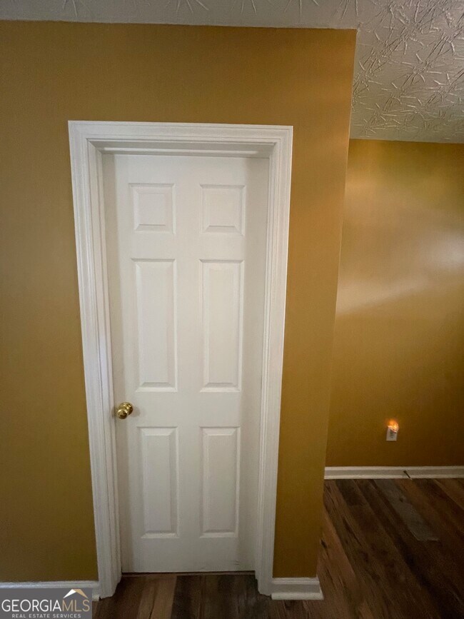 Building Photo - 363 Arrowhead Dr