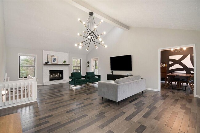 Building Photo - 1850 Cedar Cliff Dr