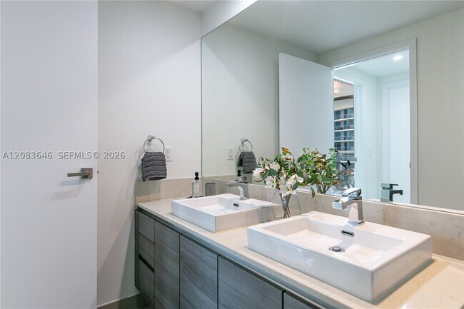 Building Photo - 1080 Brickell Ave