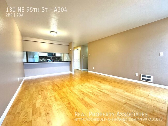 Building Photo - 2 BR/2 Bath Condo Maple Leaf Neighborhood-...