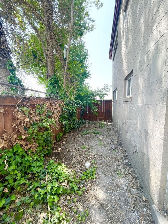 Building Photo - 650 N 300 W