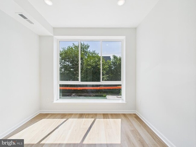 Building Photo - 1326 S Gross St