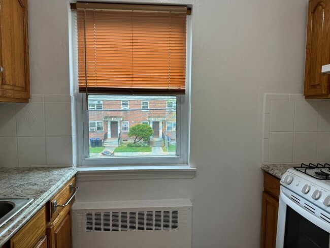 Building Photo - 194-18-194-37 37th Ave